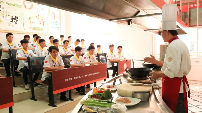 餐饮加盟，如何选择十大品牌？揭秘加盟背后的那些事**