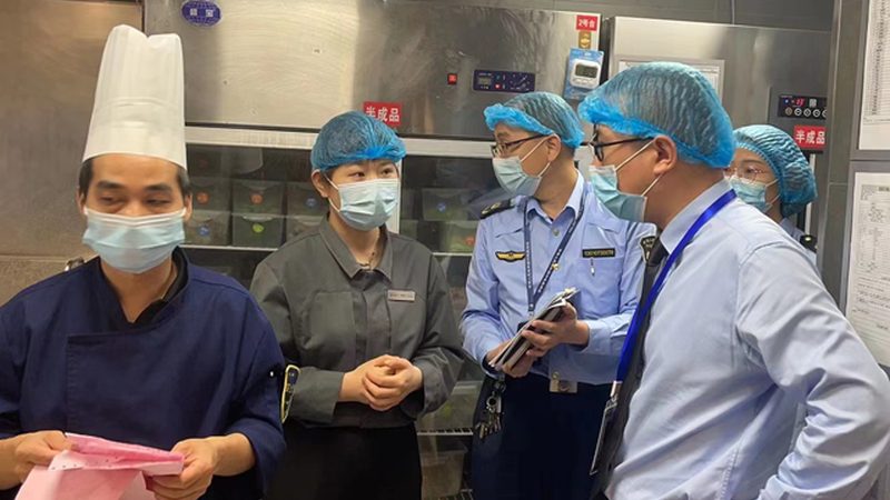 计算热量：根据以下公式计算蜜饯果干的热量：