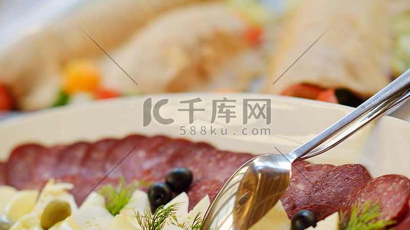 散装膨化食品批发价格揭秘：影响因素与计算方法