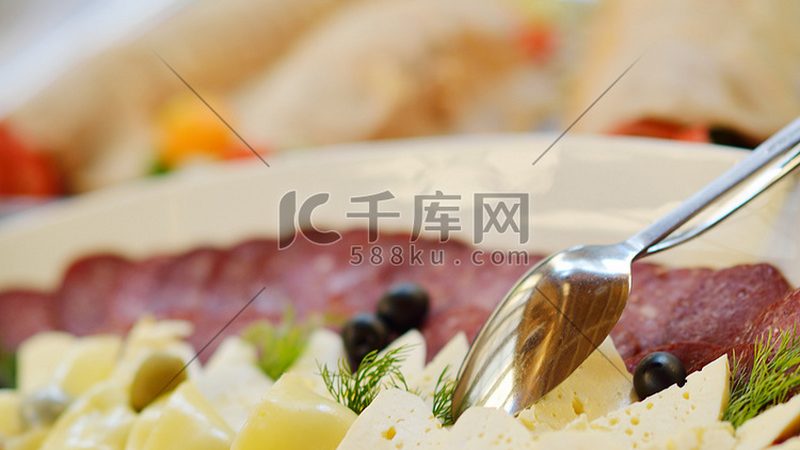 坚果炒货代加工：揭秘背后的工艺与标准